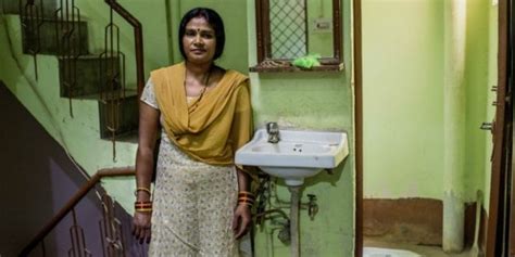 H­i­n­d­i­s­t­a­n­l­ı­ ­k­a­d­ı­n­l­a­r­d­a­n­ ­t­o­p­l­u­ ­t­u­v­a­l­e­t­ ­y­a­p­m­a­ ­t­e­h­d­i­d­i­